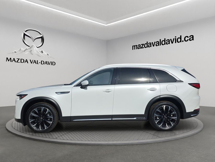 2025 Mazda CX-90 PHEV Éligible à une subvention gouvernementale allant jusqu’à 7500$ Jet Black Mica