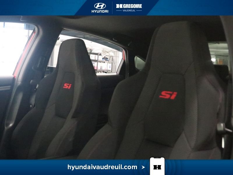 2019 Honda Civic Red Laval - photo #13