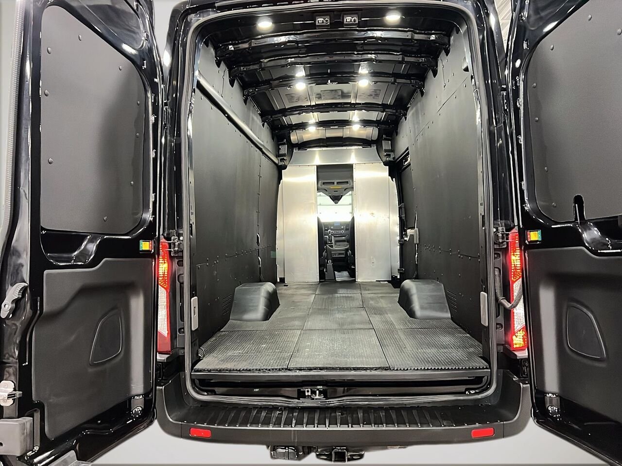 2025 Ford Transit fourgon utilitaire Black Québec - photo #5