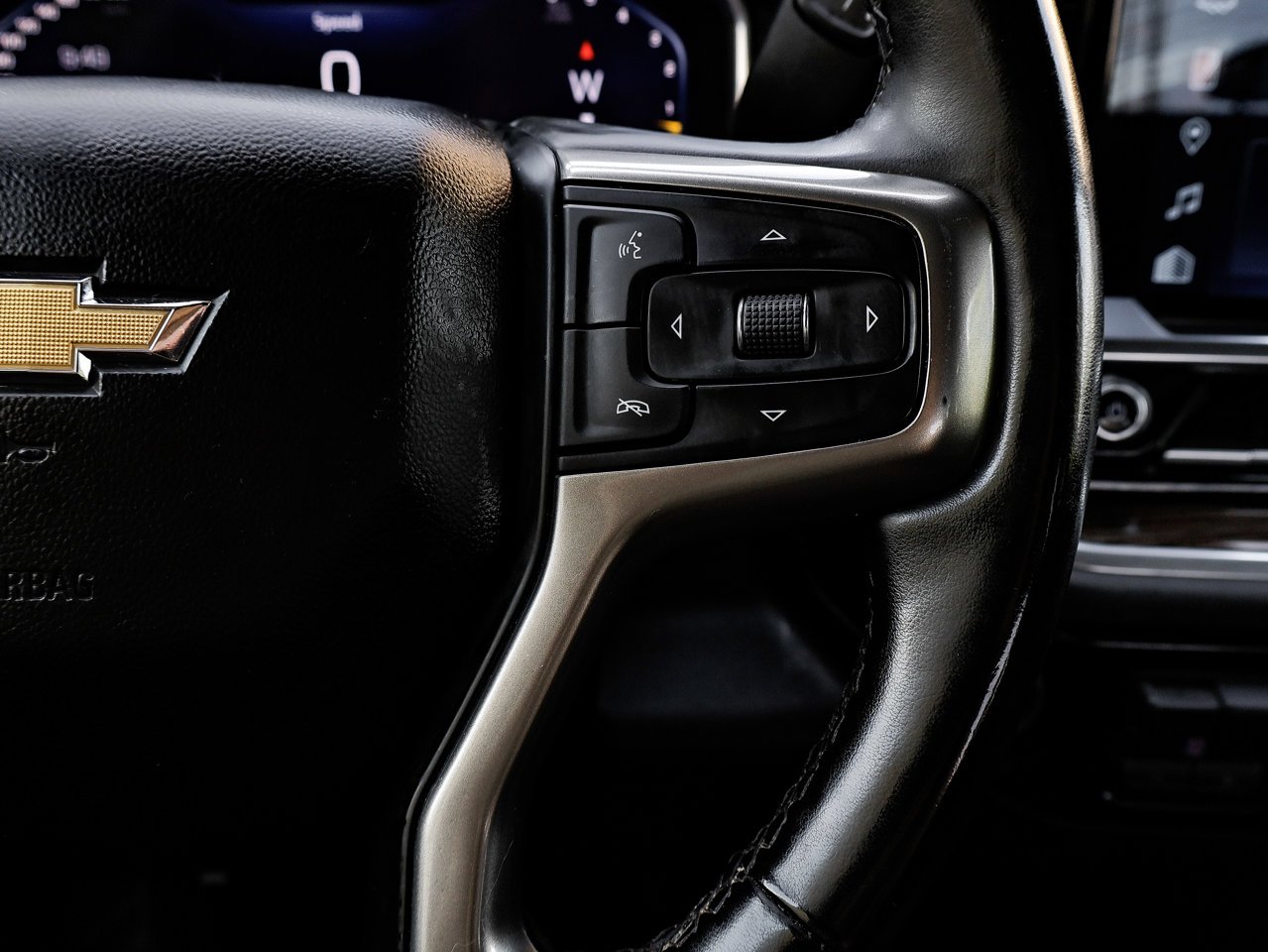 2025 Chevrolet Silverado 1500 4WD Crew Cab 147 LT White Sherwood Park - photo #21