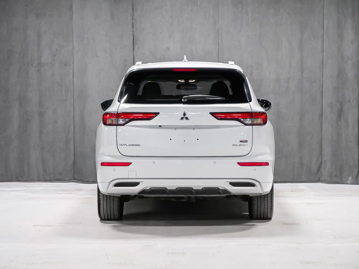 Mitsubishi Outlander PHEV GT 2023 Montréal - photo #5