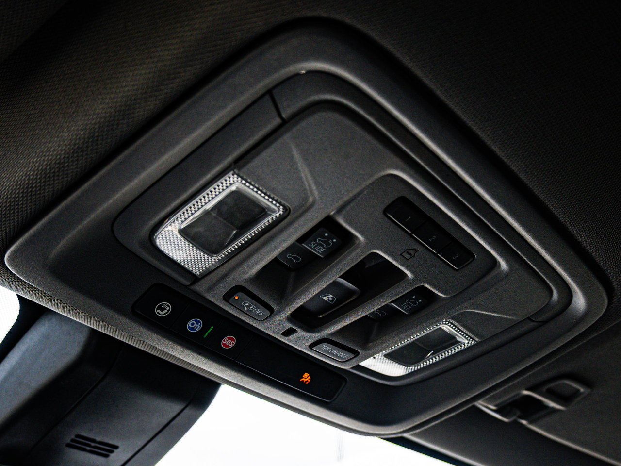 2021 GMC Sierra 1500 4WD Crew Cab 147 Denali White Sherwood Park - photo #31