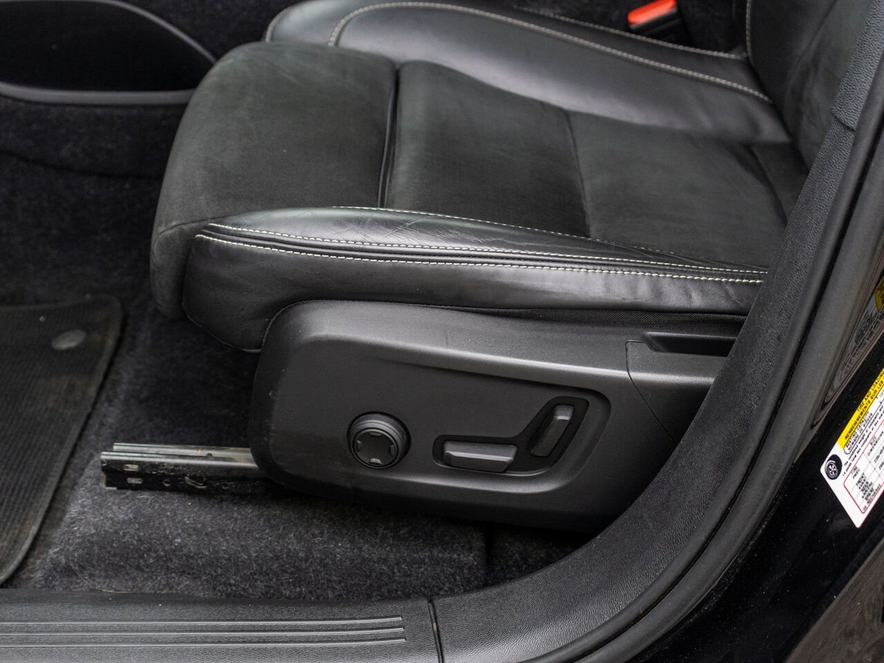 2022 Volvo Recharge XC40 tout électrique P8 Plus TIe Black Châteauguay - photo #24
