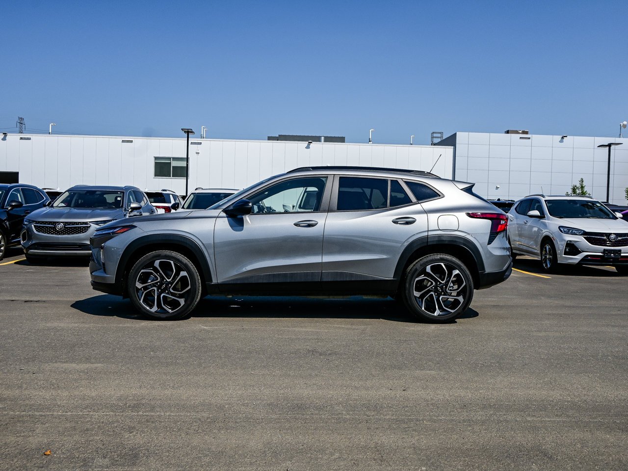2025 Chevrolet Trax FWD 4dr 2RS Grey Sherwood Park - photo #9