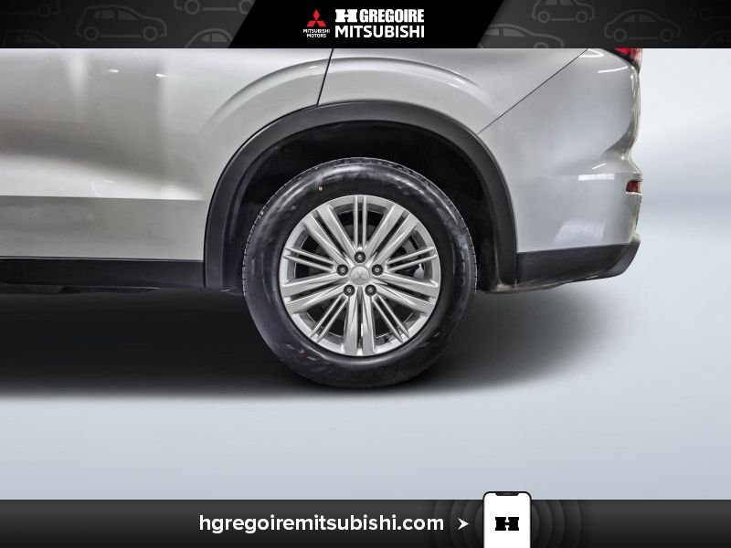 2022 Mitsubishi Outlander Grey Laval - photo #11