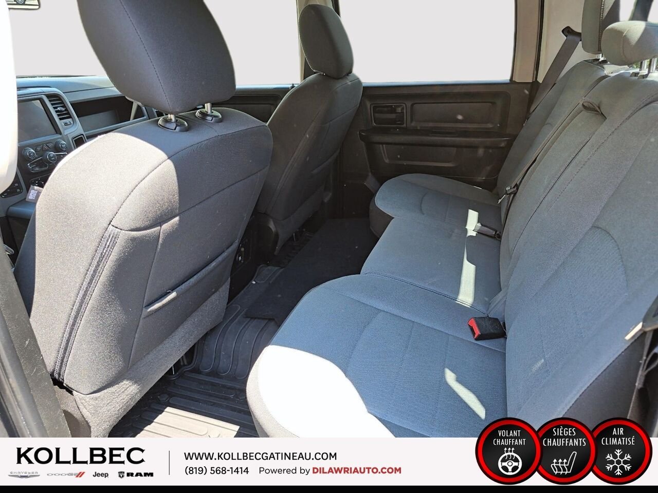 RAM 1500 CLASSIC Express Night Edition Crewcab 4x4 2023 Noir Ottawa & Gatineau - photo #24