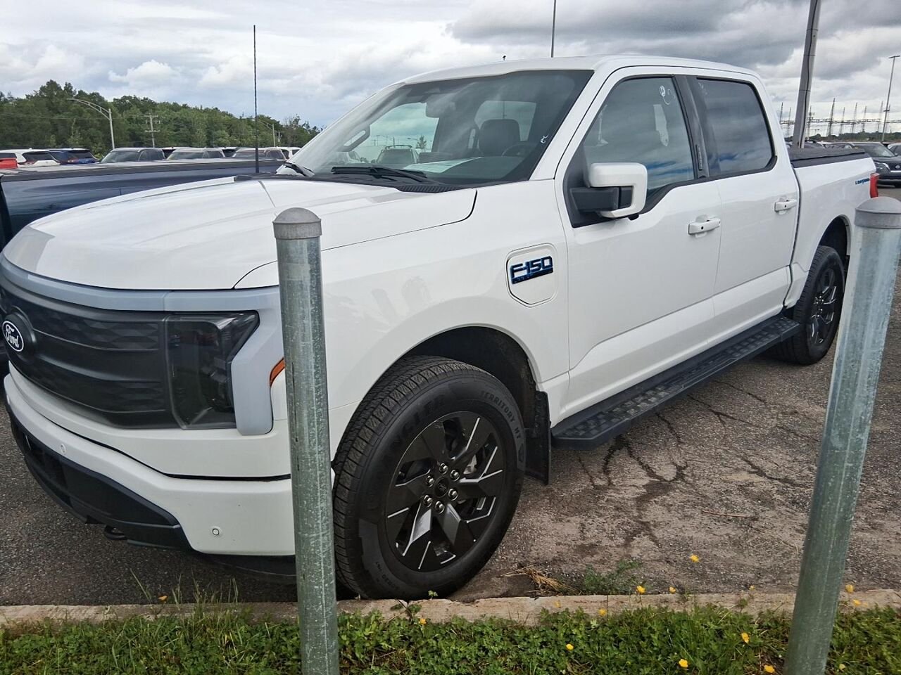 Ford F-150 Lightning LARIAT LONG RANGE 2024 Blanc Québec - photo #0