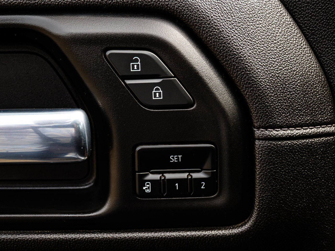 2021 GMC Sierra 1500 4WD Crew Cab 147 Denali White Sherwood Park - photo #21