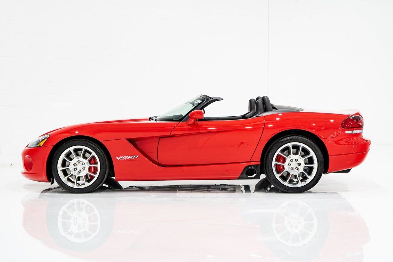 Dodge Viper Clean Title With Only 2,063 km (1,282 Miles) From New 2008 Rouge Montréal - photo #5