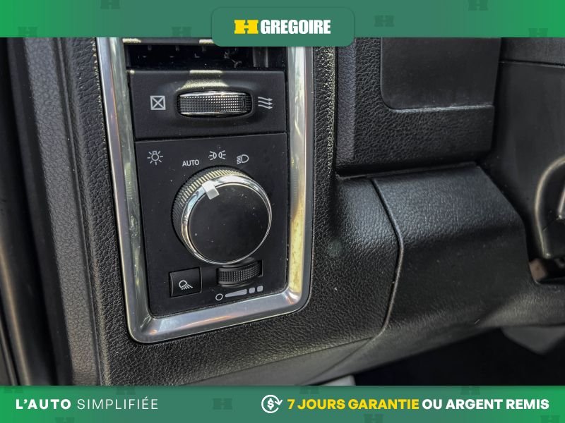 Ram 1500 D26061 | SLT 2023 Gris Laval - photo #17