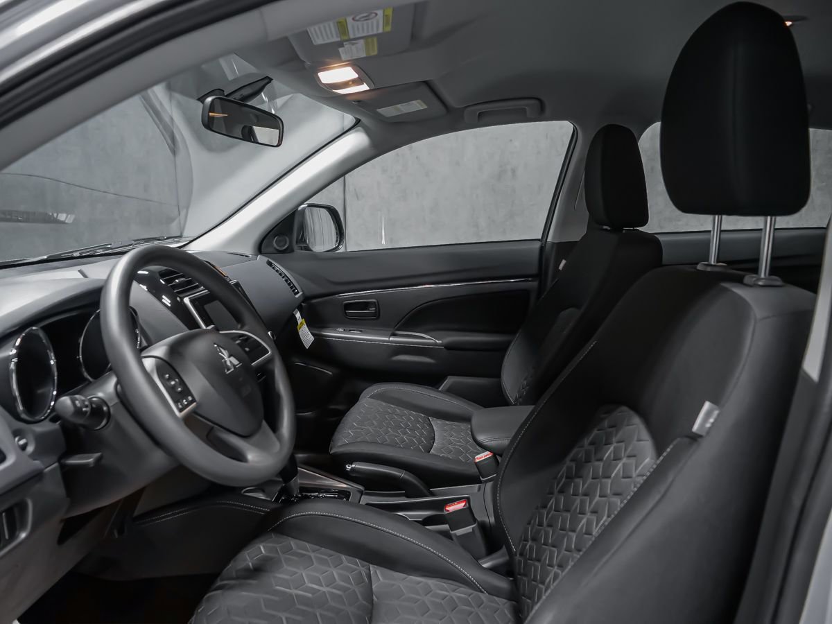 Mitsubishi RVR ES 2026 Gris titane Montréal - photo #13