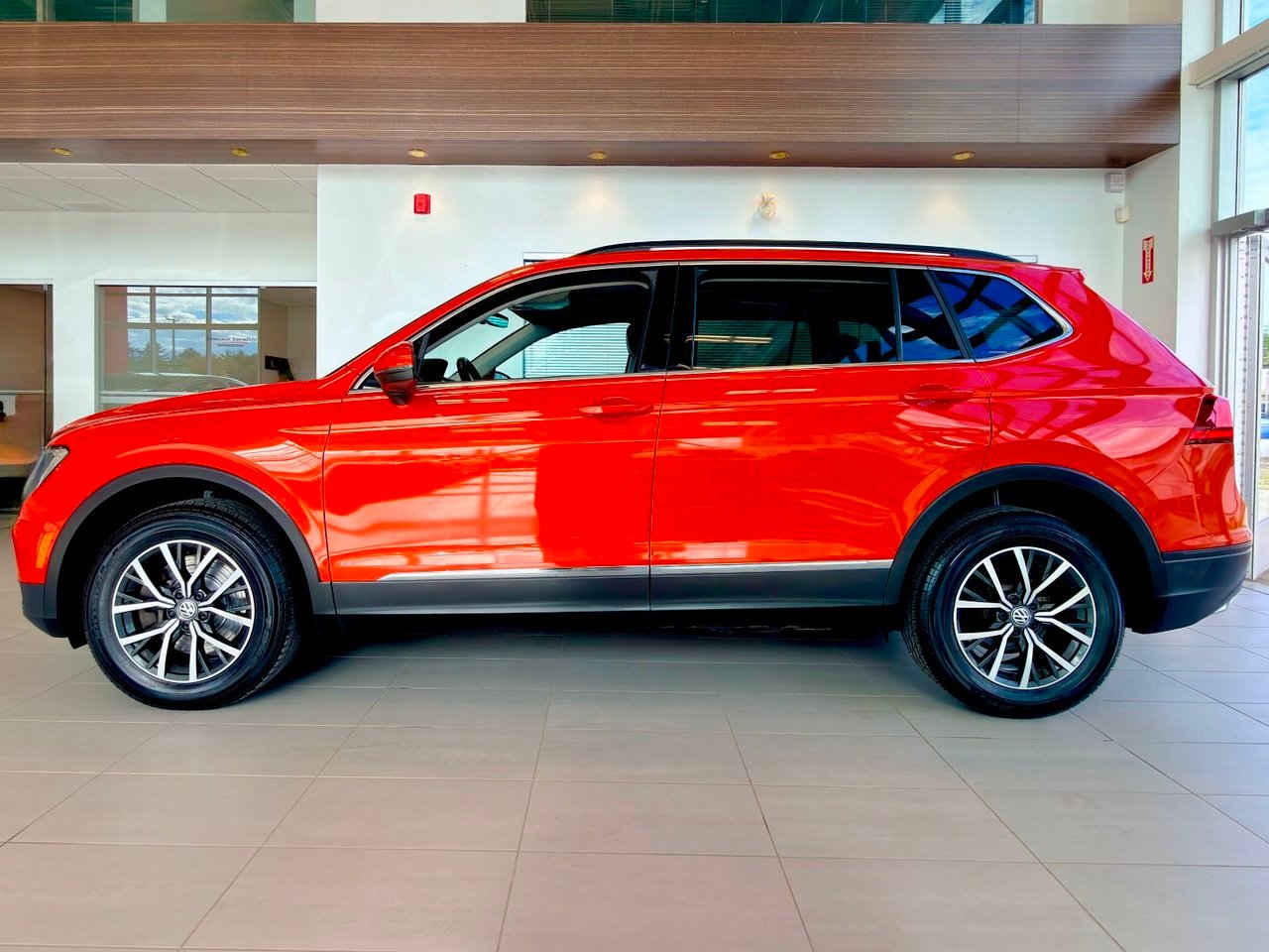 Volkswagen Tiguan 2019 Orange Notre-Dame-des-Prairies - photo #5