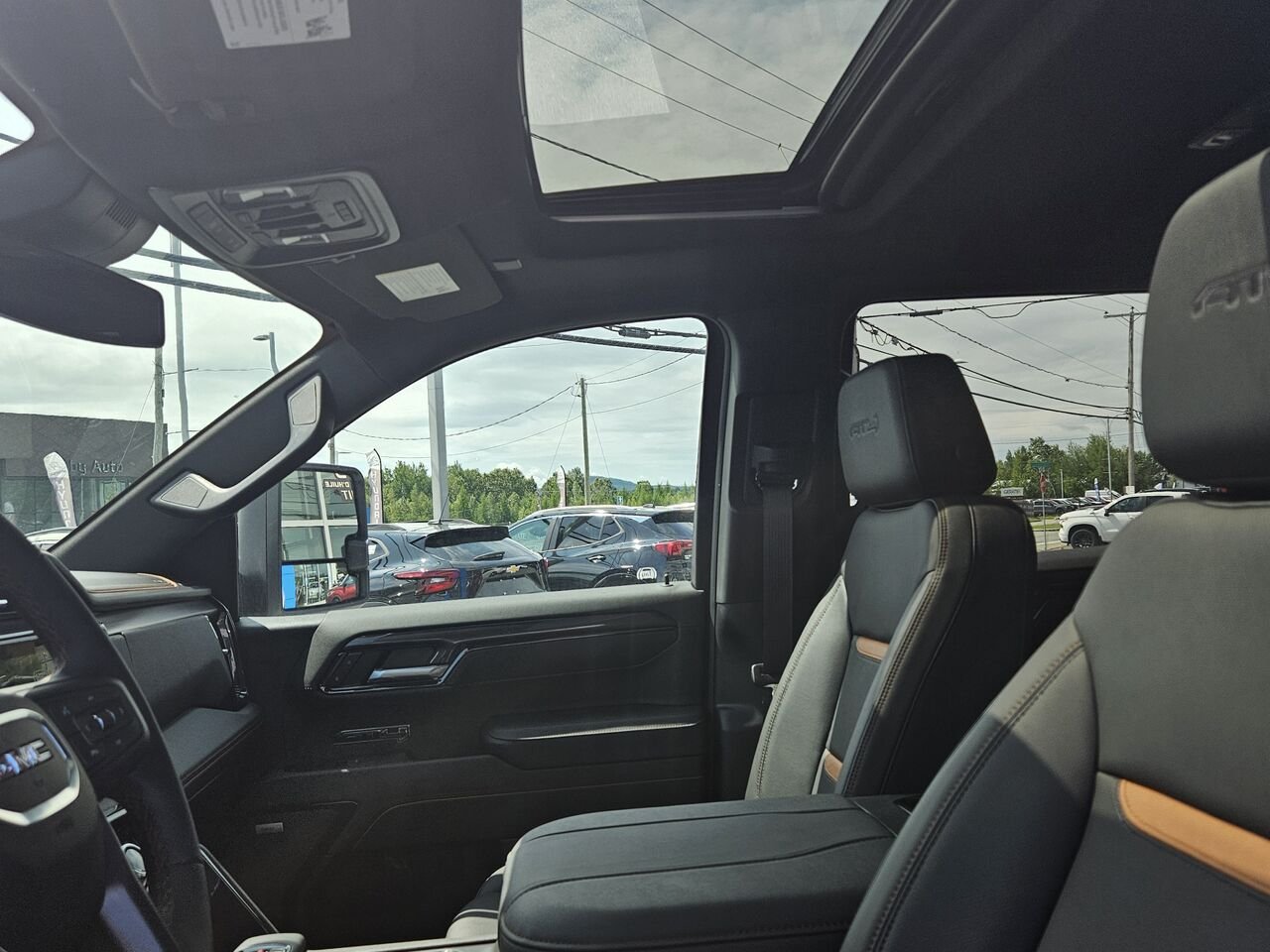GMC Sierra 1500 AT4 cabine multiplace 4RM 157 po 2026 Blanc sommet Thetford Mines - photo #16