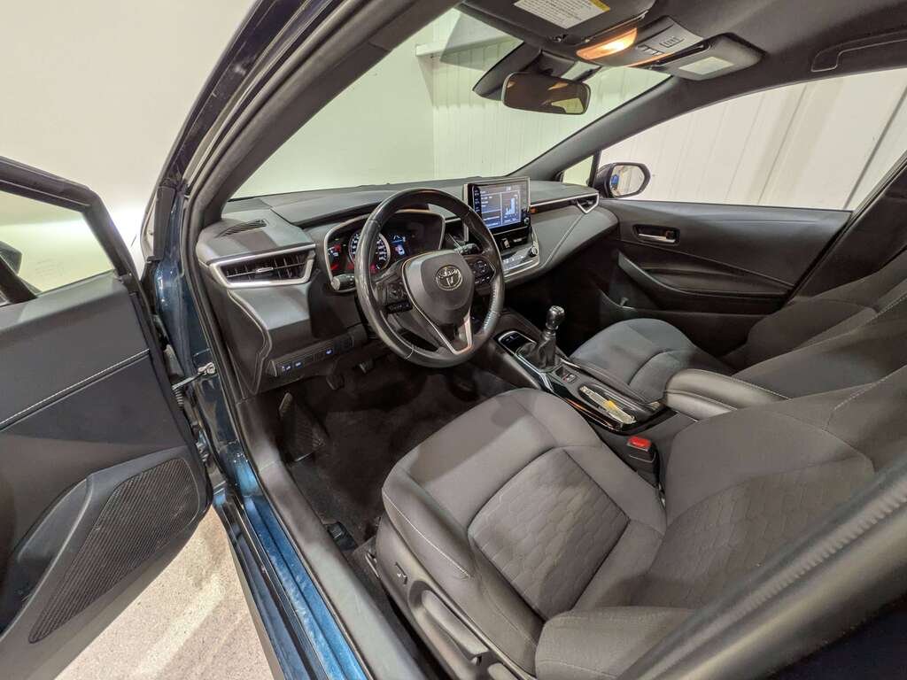 Toyota Corolla à hayon Manual 2021 Bleu Val-David - photo #9