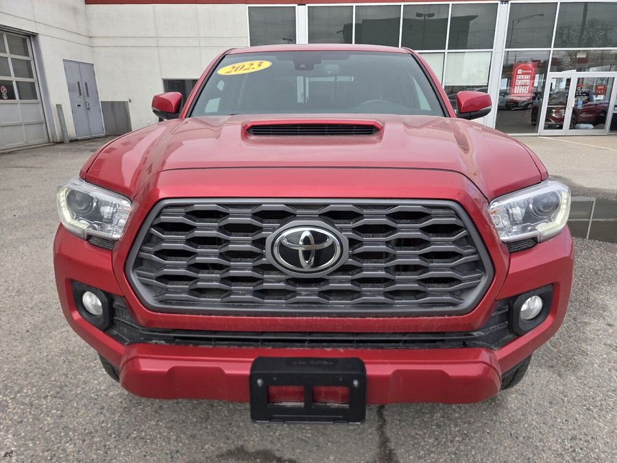 2023 Toyota TACOMA 2023 Barcelona Red Metallic