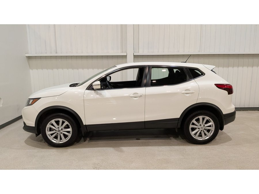 2019 Nissan Qashqai White
