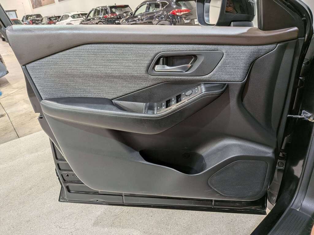2023 Nissan Rogue AWD SV Moonroof Black Val-David - photo #32