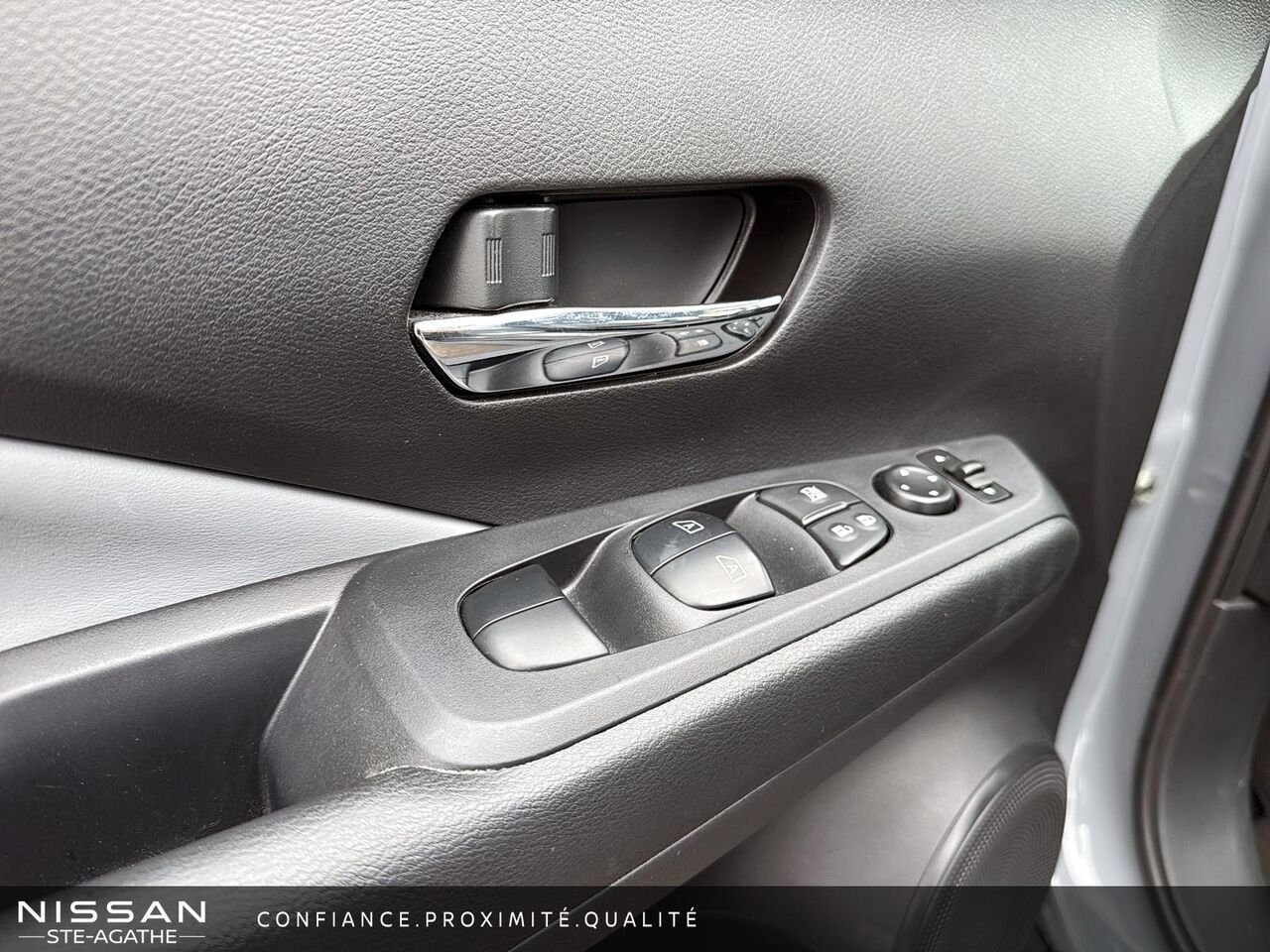Nissan Kicks 2023 Gris Saint-Jérôme - photo #13