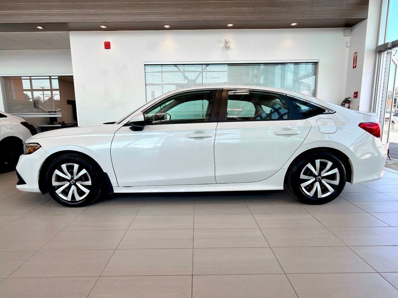 Honda Civic Sedan 2023 Blanc Notre-Dame-des-Prairies - photo #7
