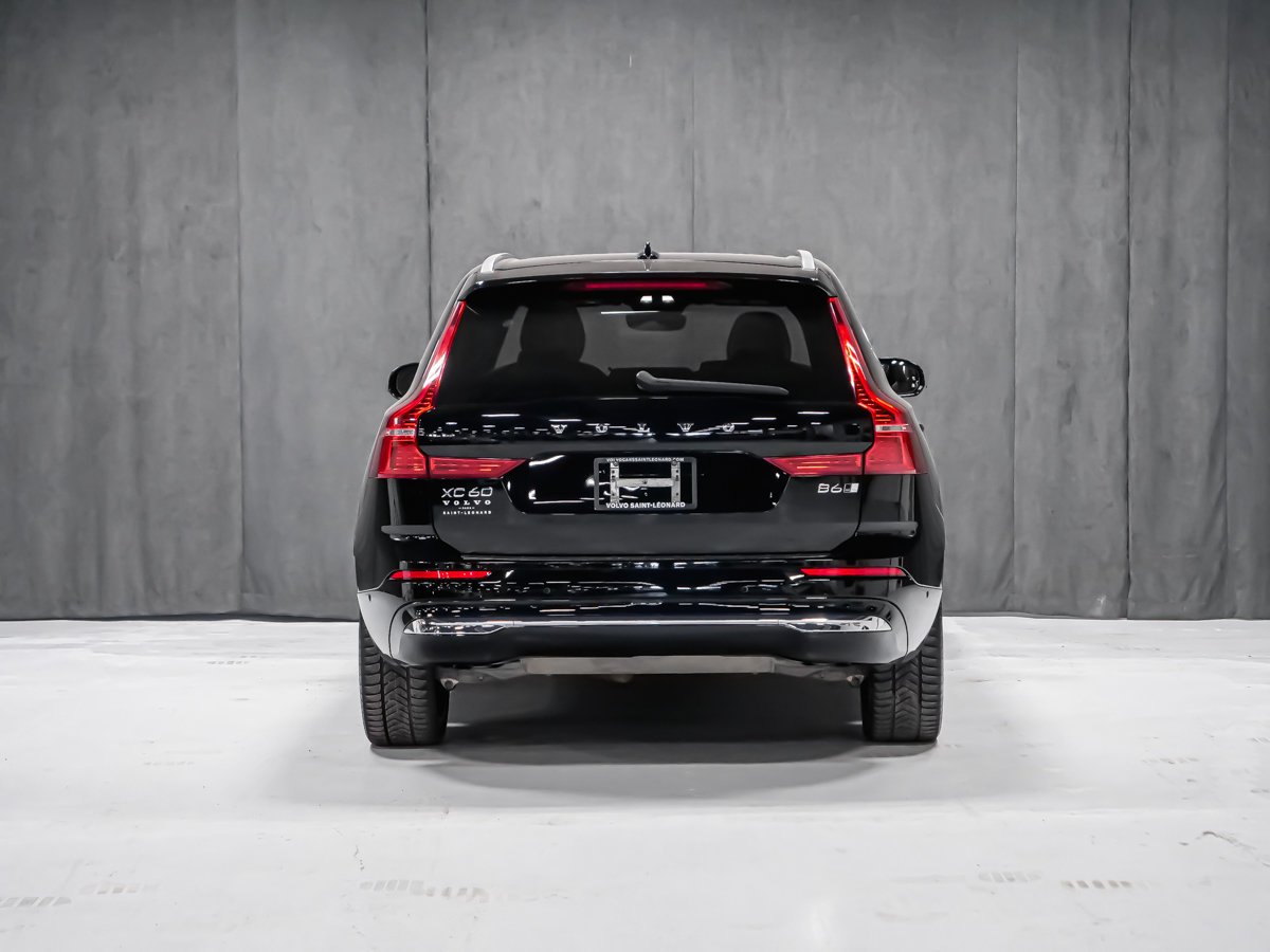 Volvo XC60 B6 AWD ULTIMATE BRIGHT THEME 2023 Noir Montréal - photo #4