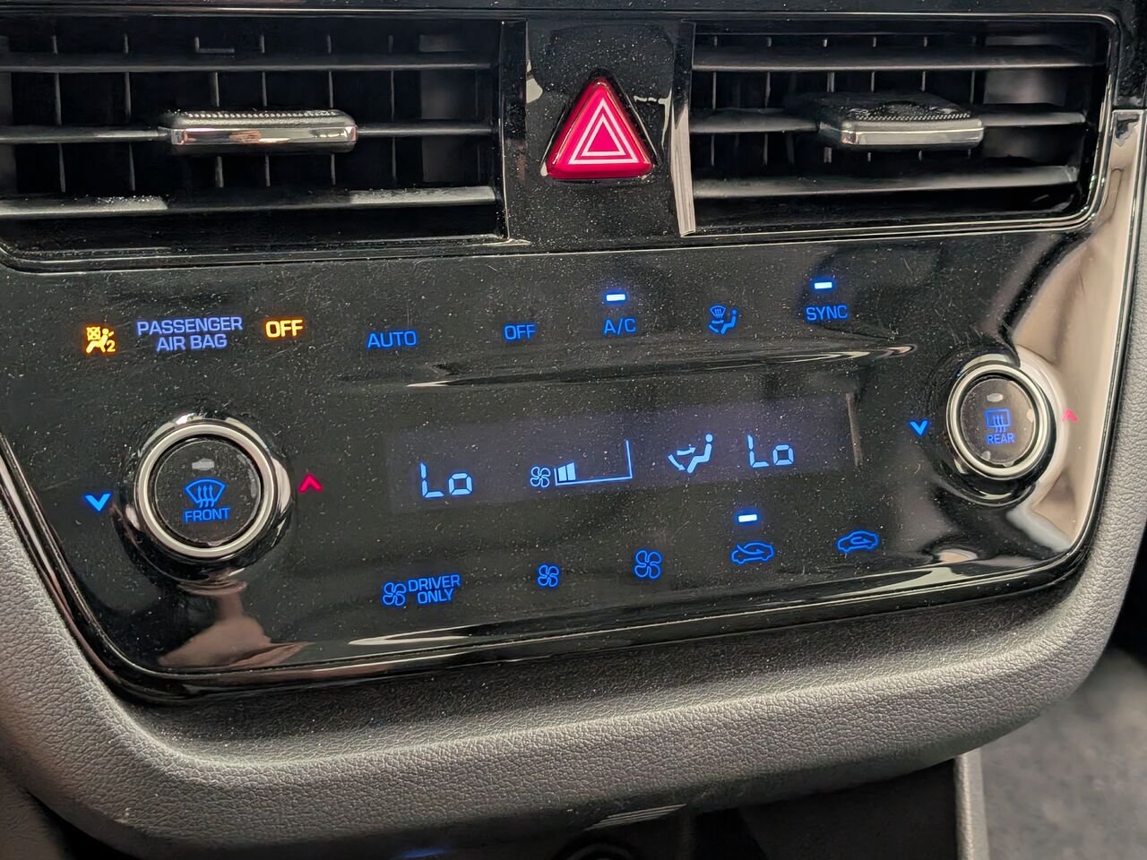 2021 Hyundai IONIQ Plug-in Hybrid Preferred Bas Kilométrage White Sherbrooke - photo #11