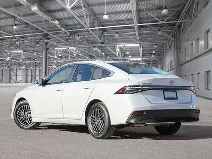 2026 NISSAN SENTRA 2026 White