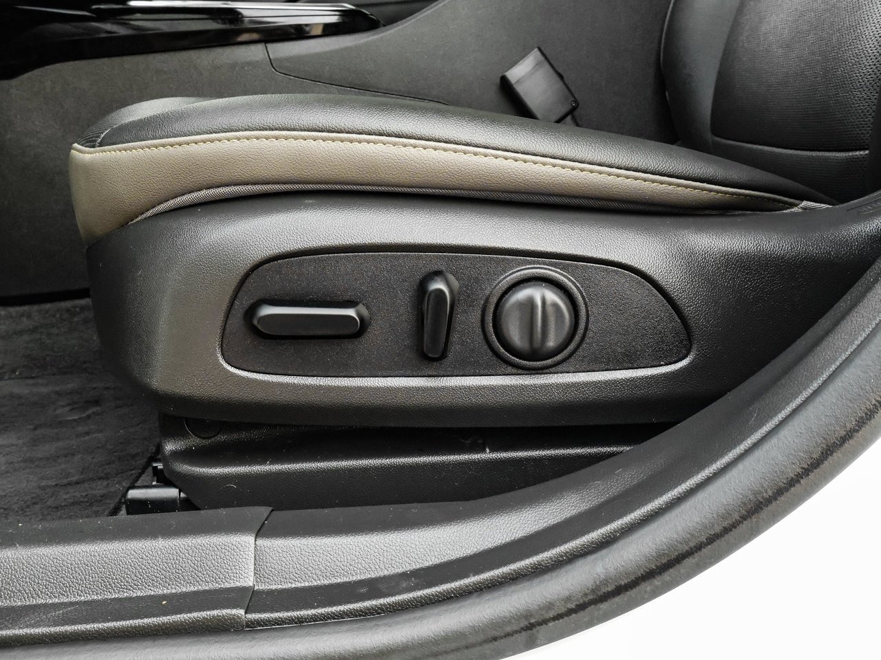 2025 Chevrolet Trax FWD 4dr ACTIV White Sherwood Park - photo #20