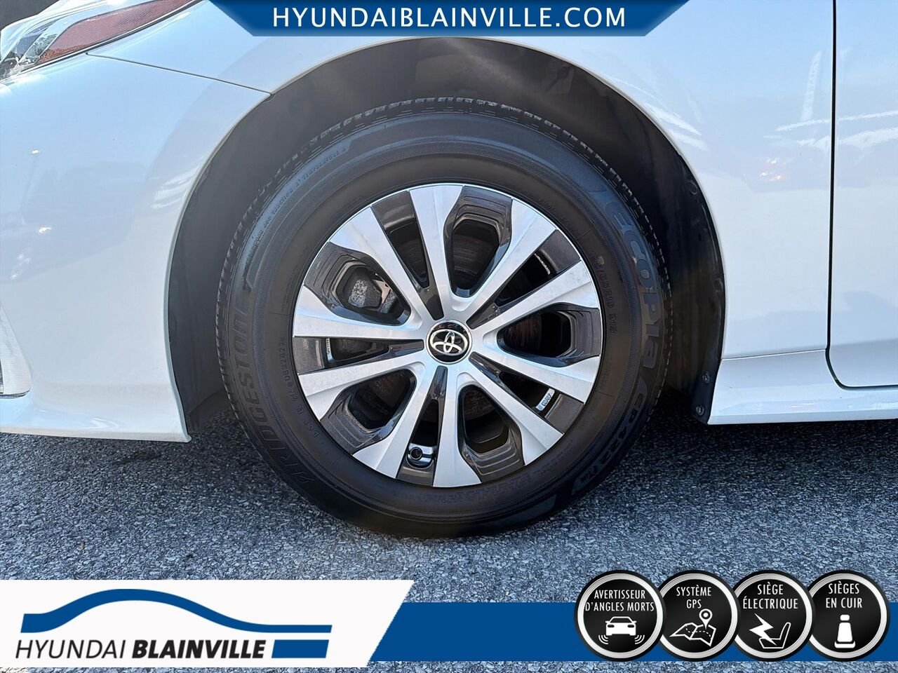 2022 Toyota Prius Prime White Blainville - photo #7