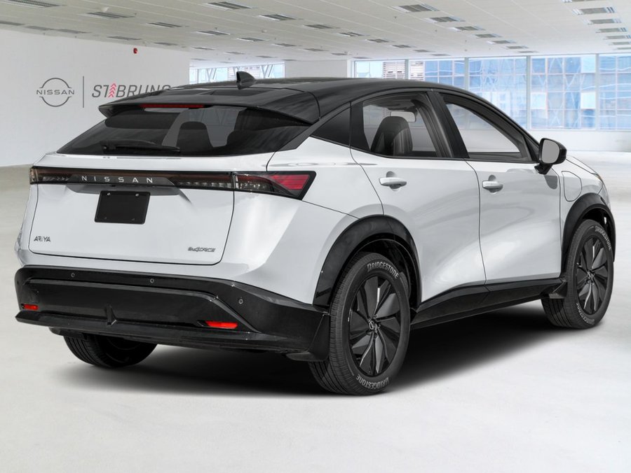 2026 Nissan ARIYA 2026 Everest White Pearl Tricoat/Black Diamond Pearl
