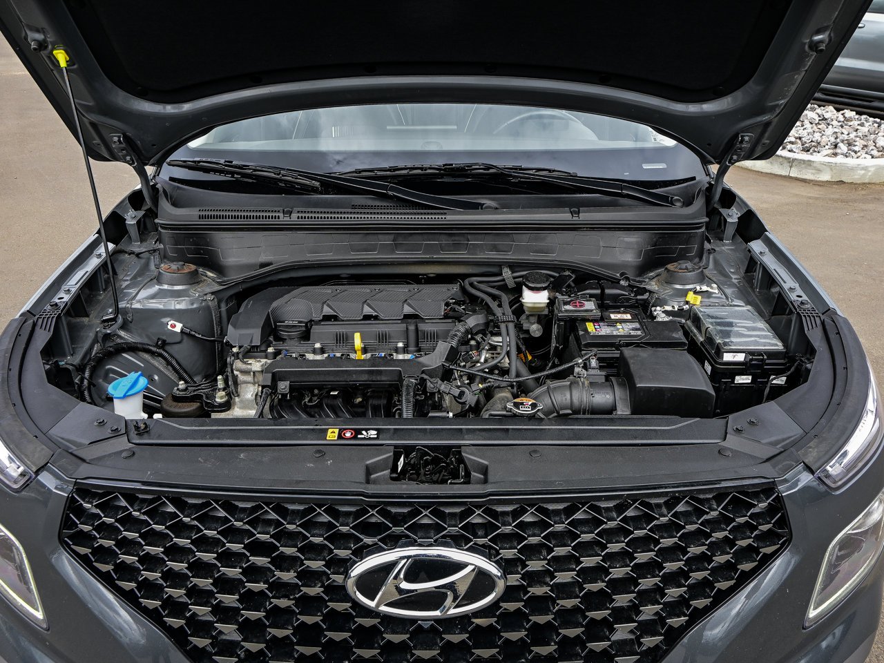 2025 Hyundai Venue Ultimate IVT w/Black Interior Grey Sherwood Park - photo #8