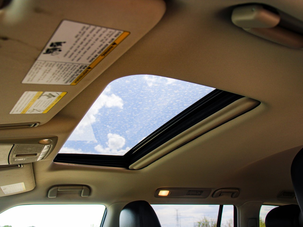 2024 Nissan Armada 4x4 SL White Sherwood Park - photo #28