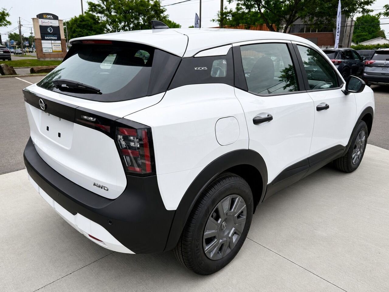 NISSAN Kicks KICKS S AWD 2026 Bleu foncé nacré Châteauguay - photo #4