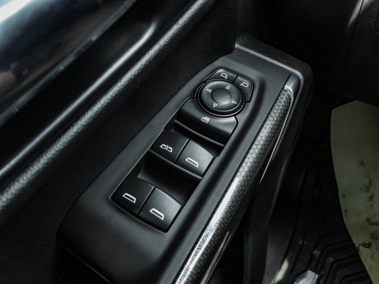 2024 Chevrolet Silverado 1500 4WD Crew Cab 147 Custom Trail Boss Black Sherwood Park - photo #18