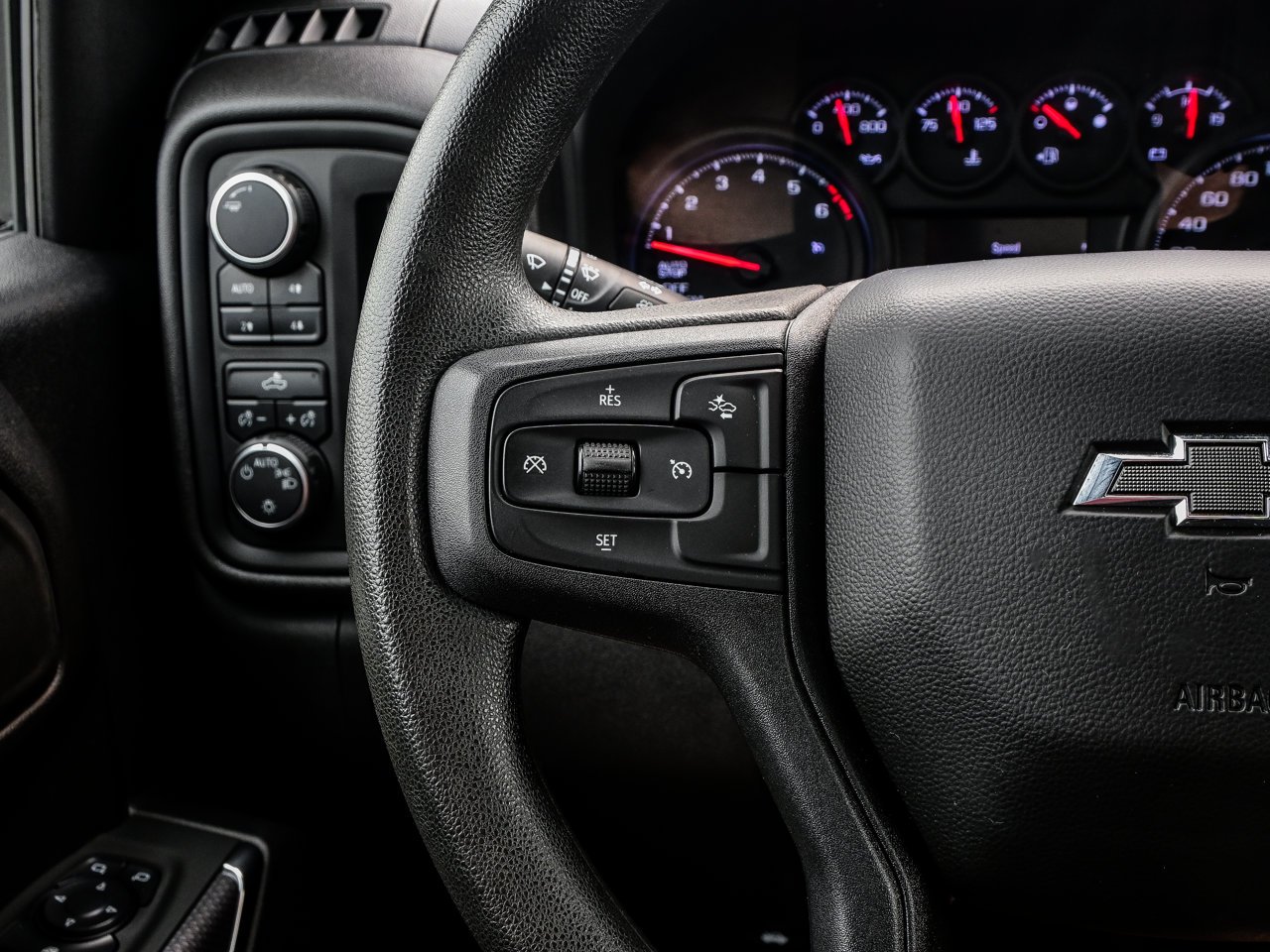 2025 Chevrolet Silverado 1500 4WD Crew Cab 147 Custom Trail Boss Black Sherwood Park - photo #21