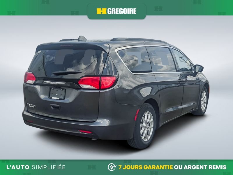 2019 Chrysler Pacifica Grey Laval - photo #8