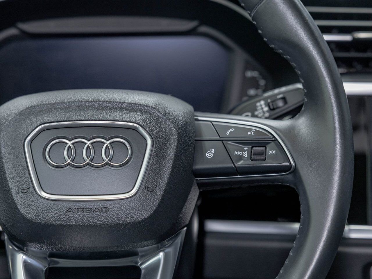 Audi Q3 PROGRESSIV QUATTRO *TOIT* SIÈGES CHAUF HAYON ELECT 2020 Noir Saint-Jérôme - photo #15