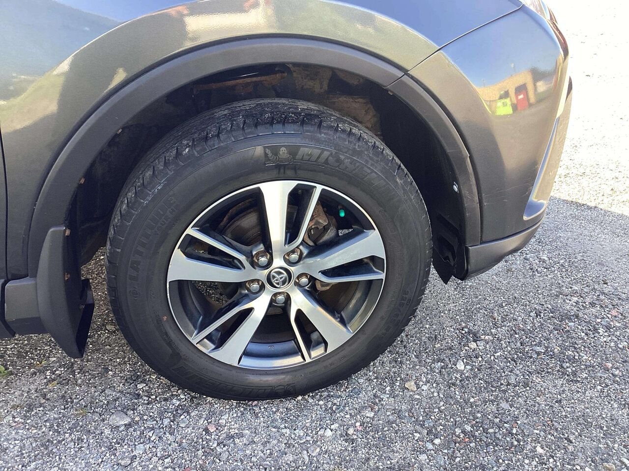 Toyota RAV4 2018 Gris Gatineau - photo #9