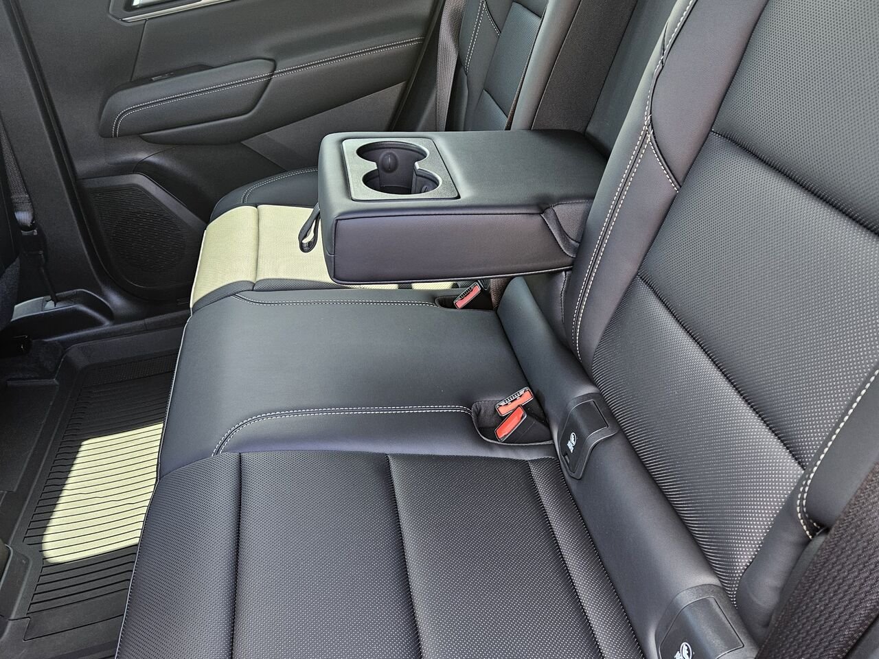 2027 GMC Terrain Élévation 4 portes TI Sterling Metallic Thetford Mines - photo #13