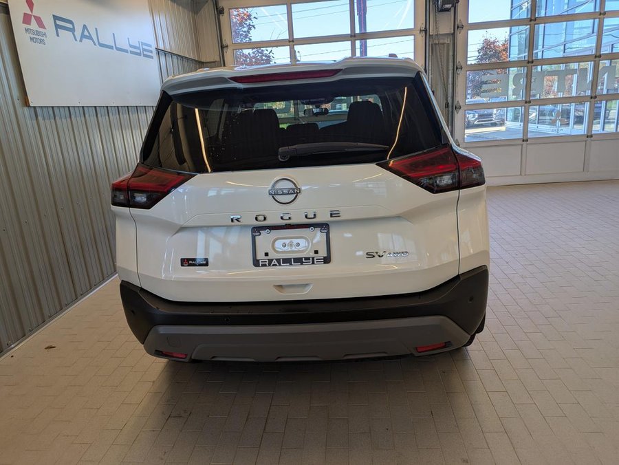2022 Nissan Rogue SV AWD White