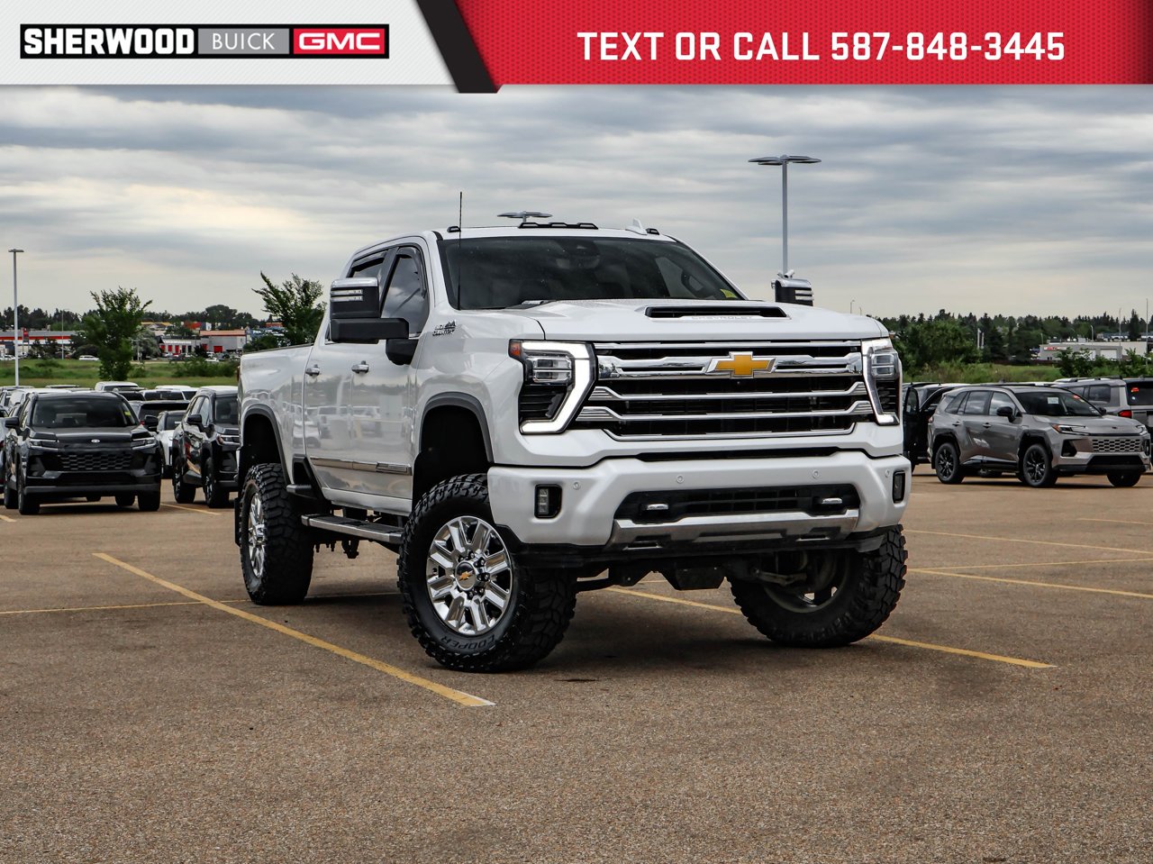 2024 Chevrolet Silverado 3500HD 4WD Crew Cab 159 High Country White Sherwood Park - photo #0