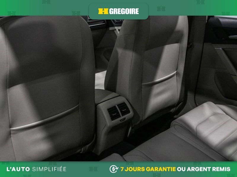 Volkswagen Golf 2019 Bleu Laval - photo #26