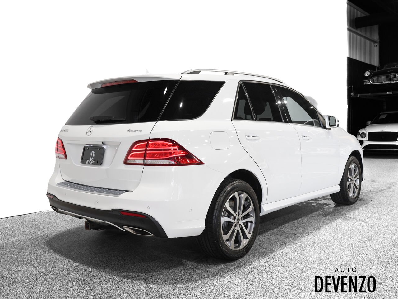 2017 Mercedes-Benz GLE White Saint-Eustache - photo #2