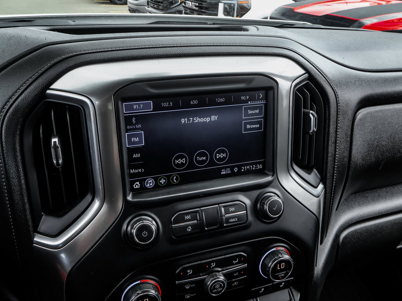 2019 Chevrolet Silverado 1500 4WD Crew Cab 147 RST White Sherwood Park - photo #27