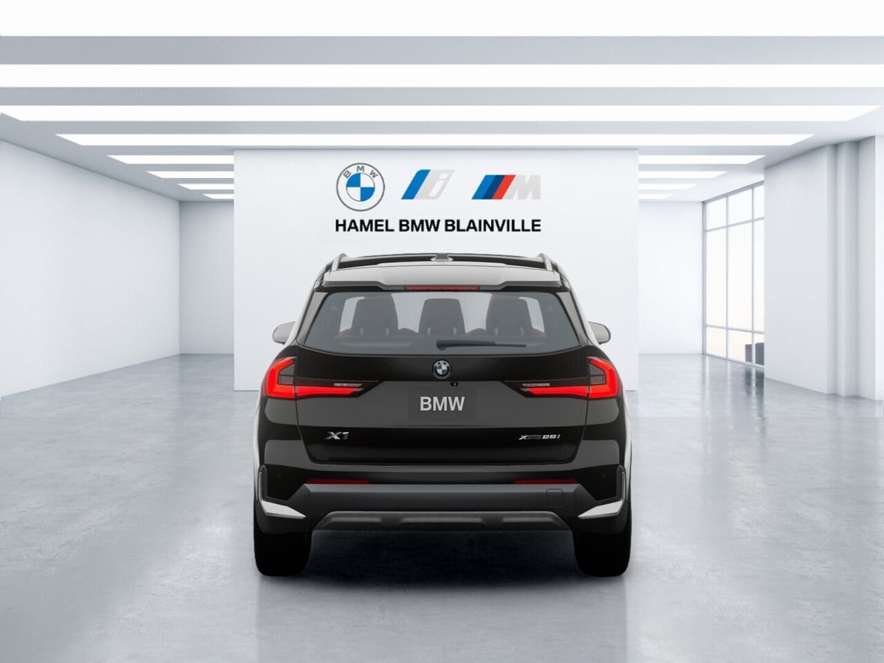 BMW X1 xDrive28i 2026 Noir saphir métallisé Blainville - photo #4