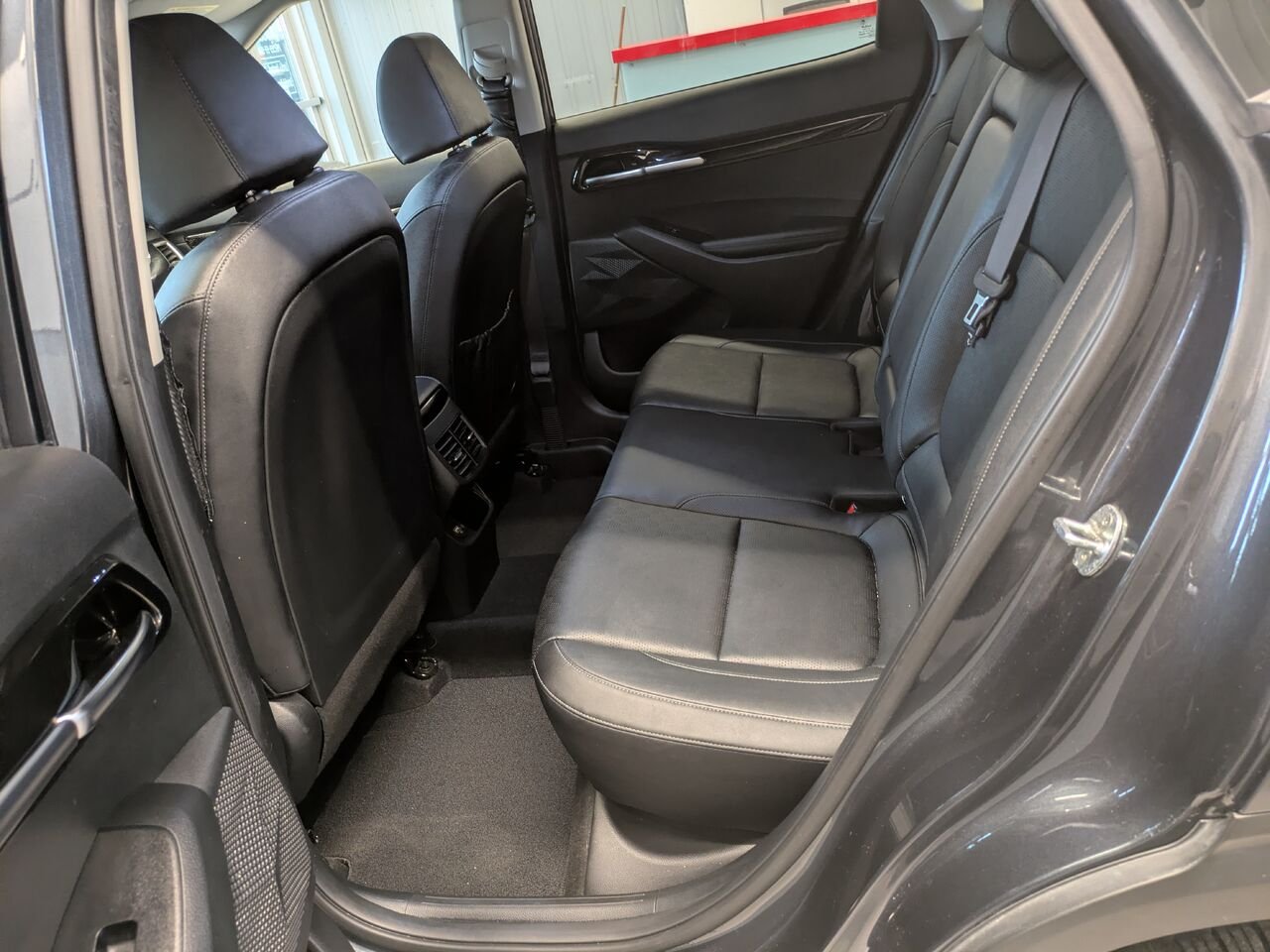 2022 Kia Seltos Black Gatineau - photo #15