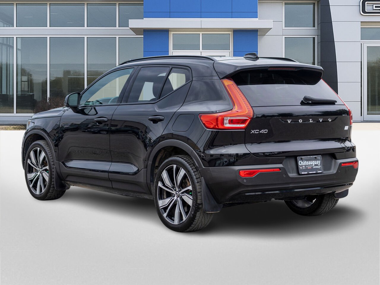 2022 Volvo Recharge XC40 tout électrique P8 Plus TIe Black Châteauguay - photo #3