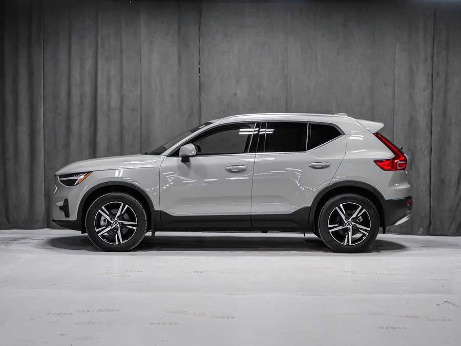 2025 Volvo XC40 B5 CORE BRIGHT CLIMATE Grey