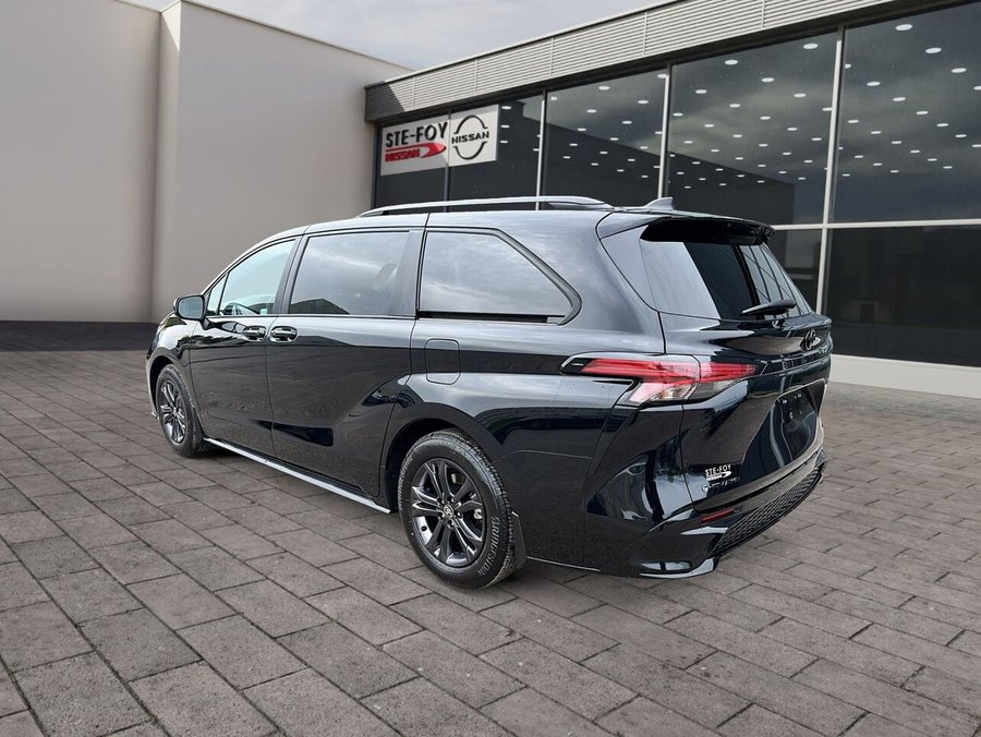 2026 Toyota Sienna XSE HYBRIDE 2026 Black