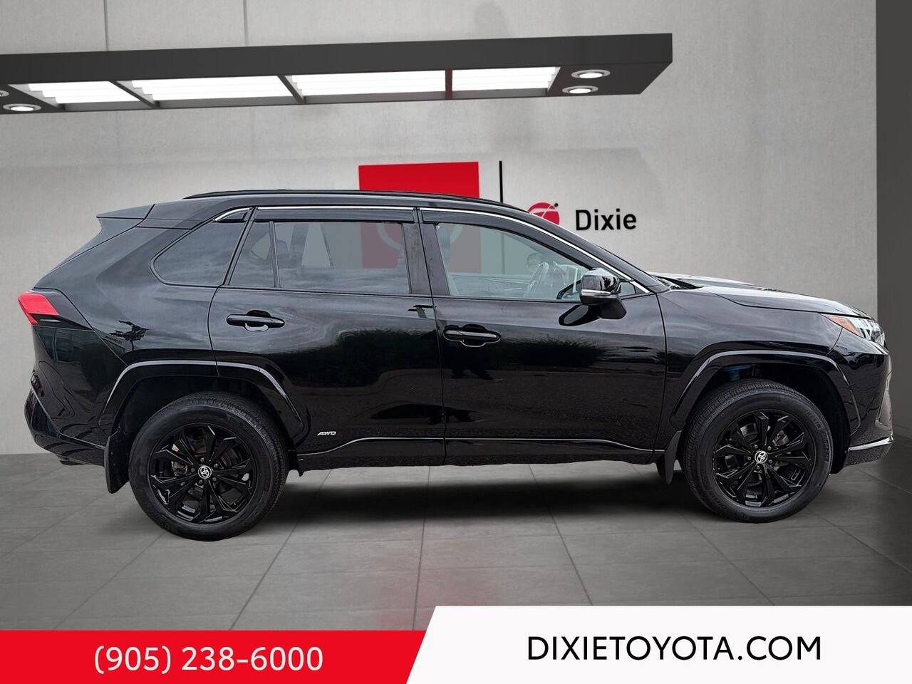 2023 Toyota RAV4 HYBRID SE AWD / CLEAN CARFAX / HEATED SEATS / MOONROOF / ALLOY WHEELS / CARPLAY AND ANDROID AUTO Black Mississauga - photo #2