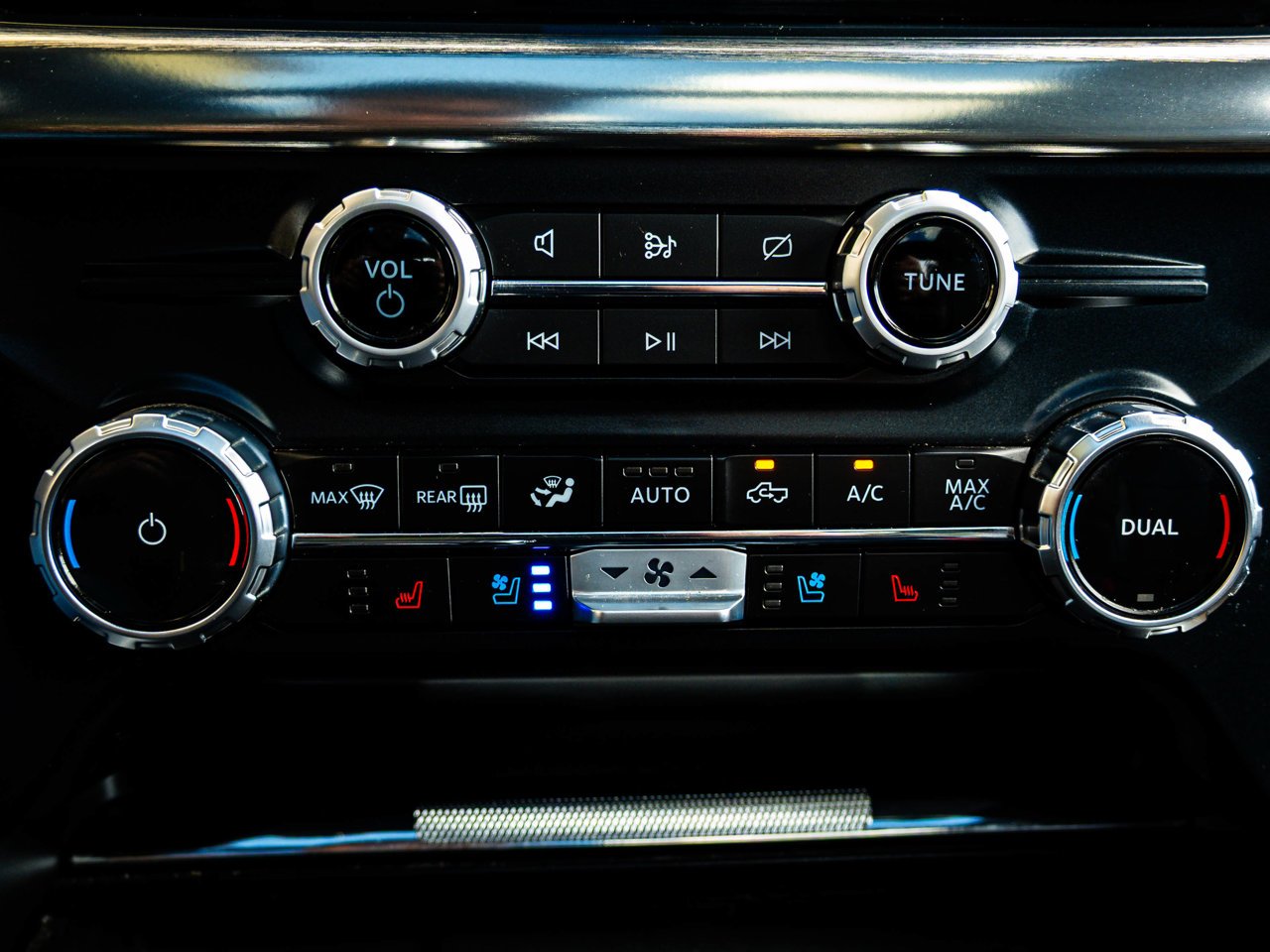 2023 Ford F-150 LARIAT 4WD SuperCrew 5.5' Box Black Sherwood Park - photo #27